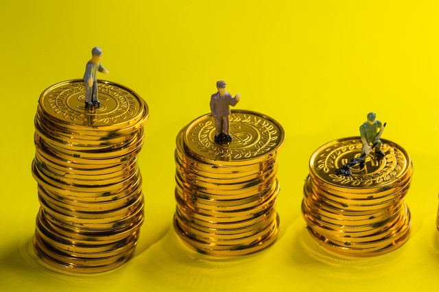 如何认识基金的特点？这些特点对投资决策有何影响？