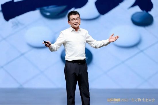 炸裂！章老师在上海前滩 “吹个大气泡”，三只松鼠120 亿之上潜力几何？