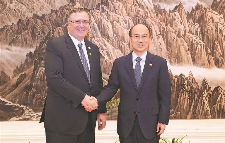 “两桶油”董事长分别会见国际能源巨头董事长