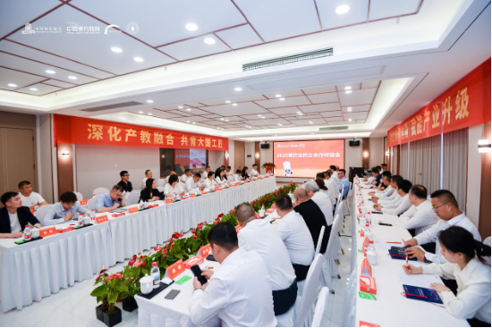 破解餐饮人才困局：新东方烹饪教育构建产教融合新范式