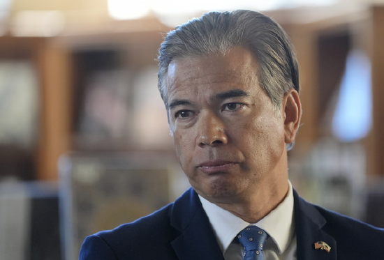 美加州总检察长暗示:或就特朗普对苹果的关税威胁提起诉讼