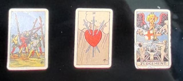 用塔罗牌占卜解决心理疾病？女子诈骗一对母女300万元被刑拘