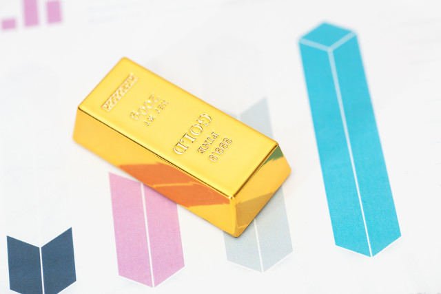 如何区分黄金的不同种类金属这些金属的特性有何不同？