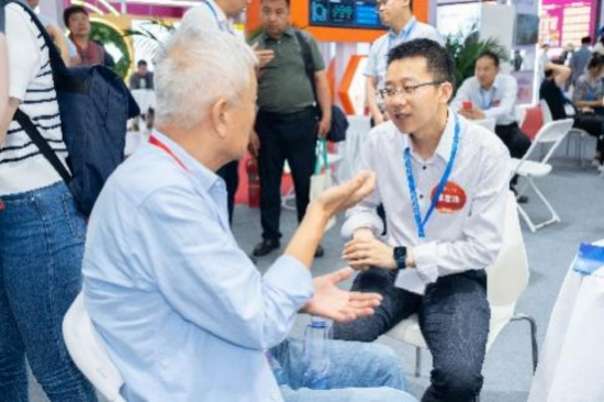 远洋集团旗下椿萱茂亮相第十一届中国国际养老服务业博览会