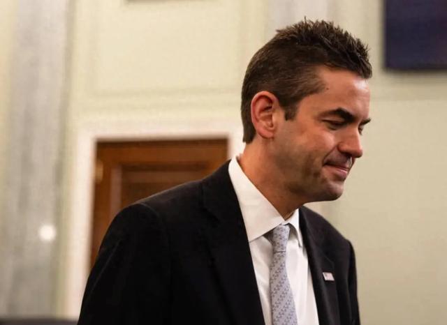 马斯克刚走,他也被撤换了