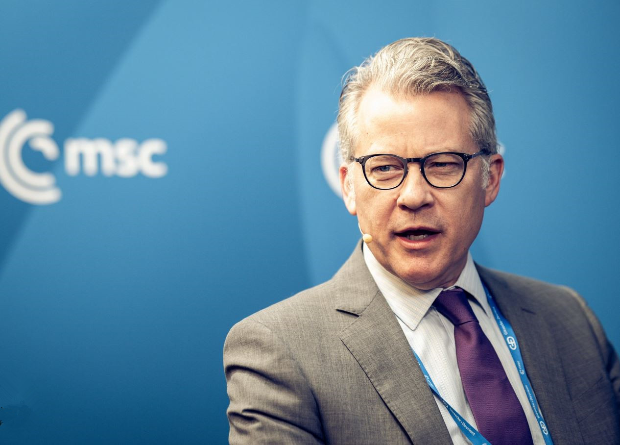 如何捍卫德国利益 默茨访美很“烧脑”