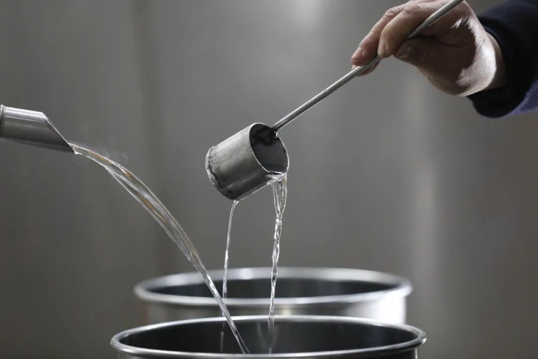 粽子吃不动了,赛龙舟火了,酒嘞?