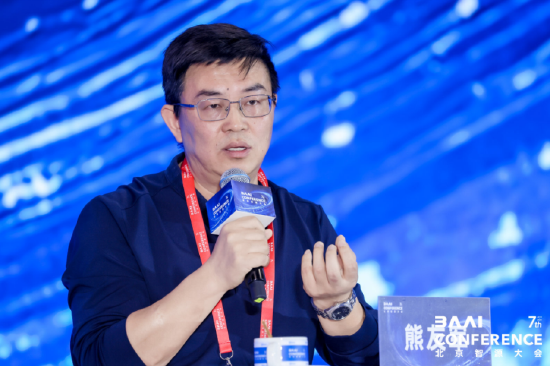 熊友军:人形机器人“走入家庭”市场巨大,或成为朋友爱人