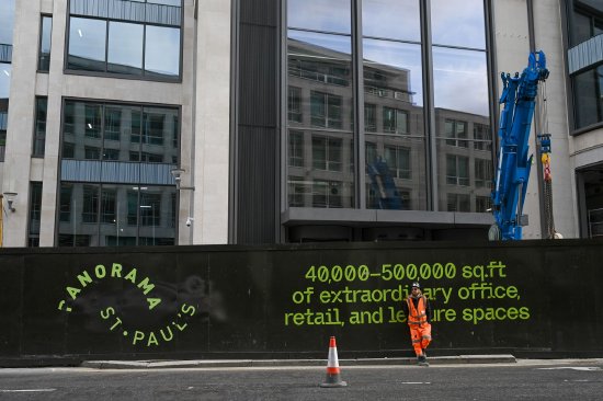 银行业殷殷期盼员工重返办公室 办公桌数量却捉襟见肘