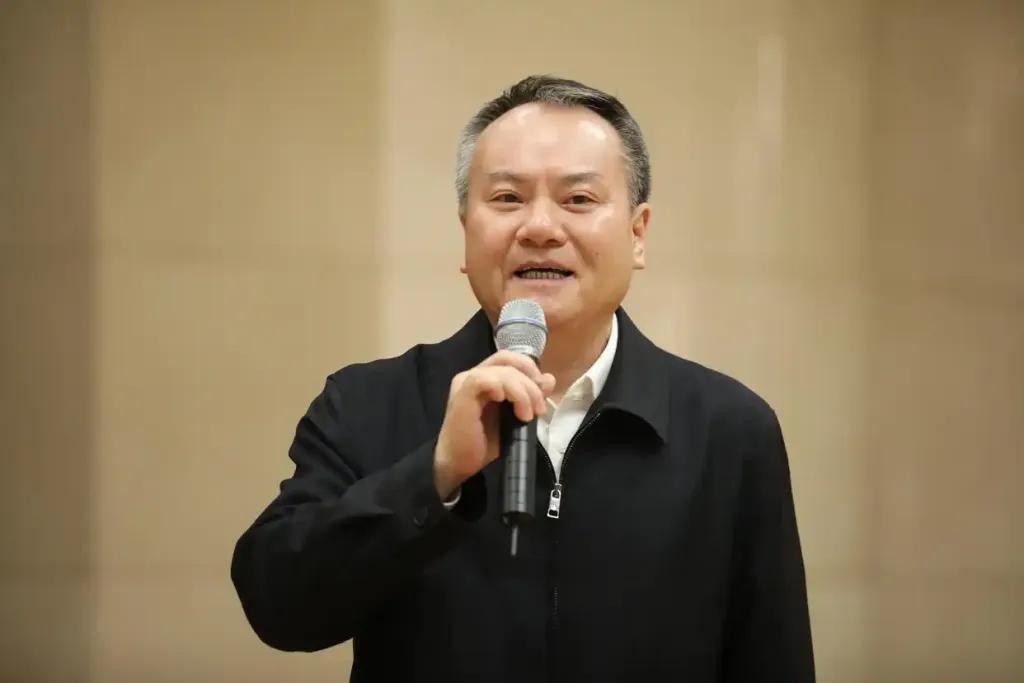 中国信保副总经理李文森已升任党委副书记，曾任职于央行