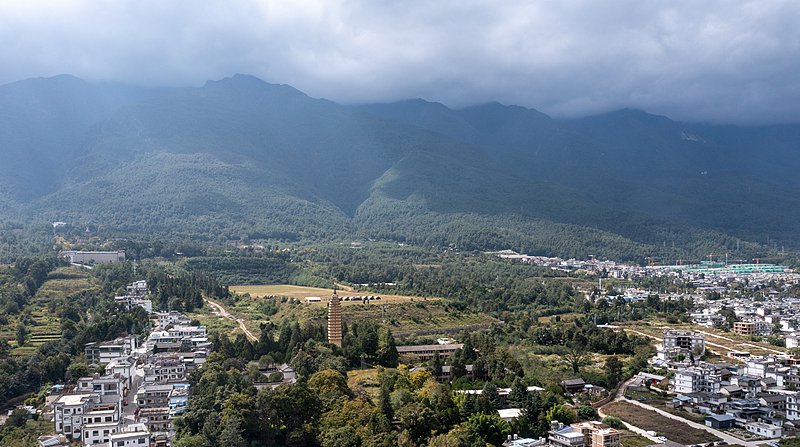 云南旅游连续亏损四年，又遭董事套现超5000万