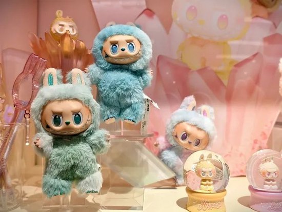 Labubu的假货产业链:秘密全球发货,工厂谁也不能来看