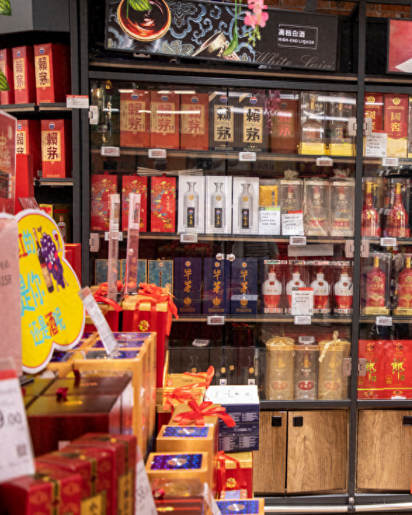 白酒股“跌跌不休”,吸引资金“抄底”