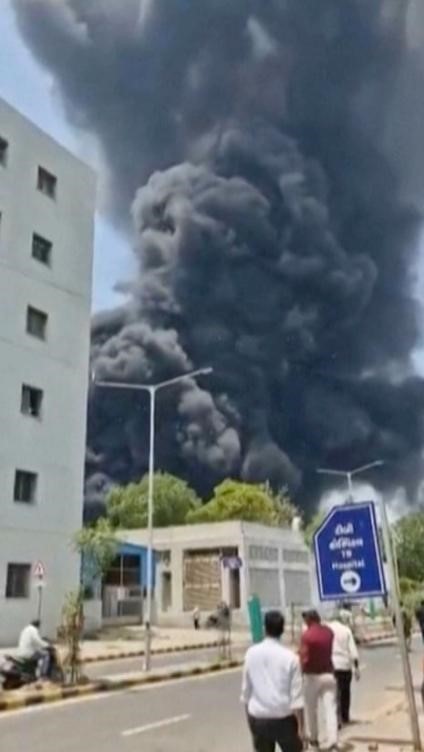 一文梳理!印度一飞往英国客机起飞时坠毁,至少导致133人死亡,乘客无中国公民