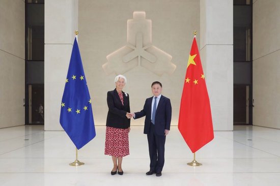 中国人民银行行长潘功胜与欧洲中央银行行长拉加德举行中欧央行行长首次年度会晤