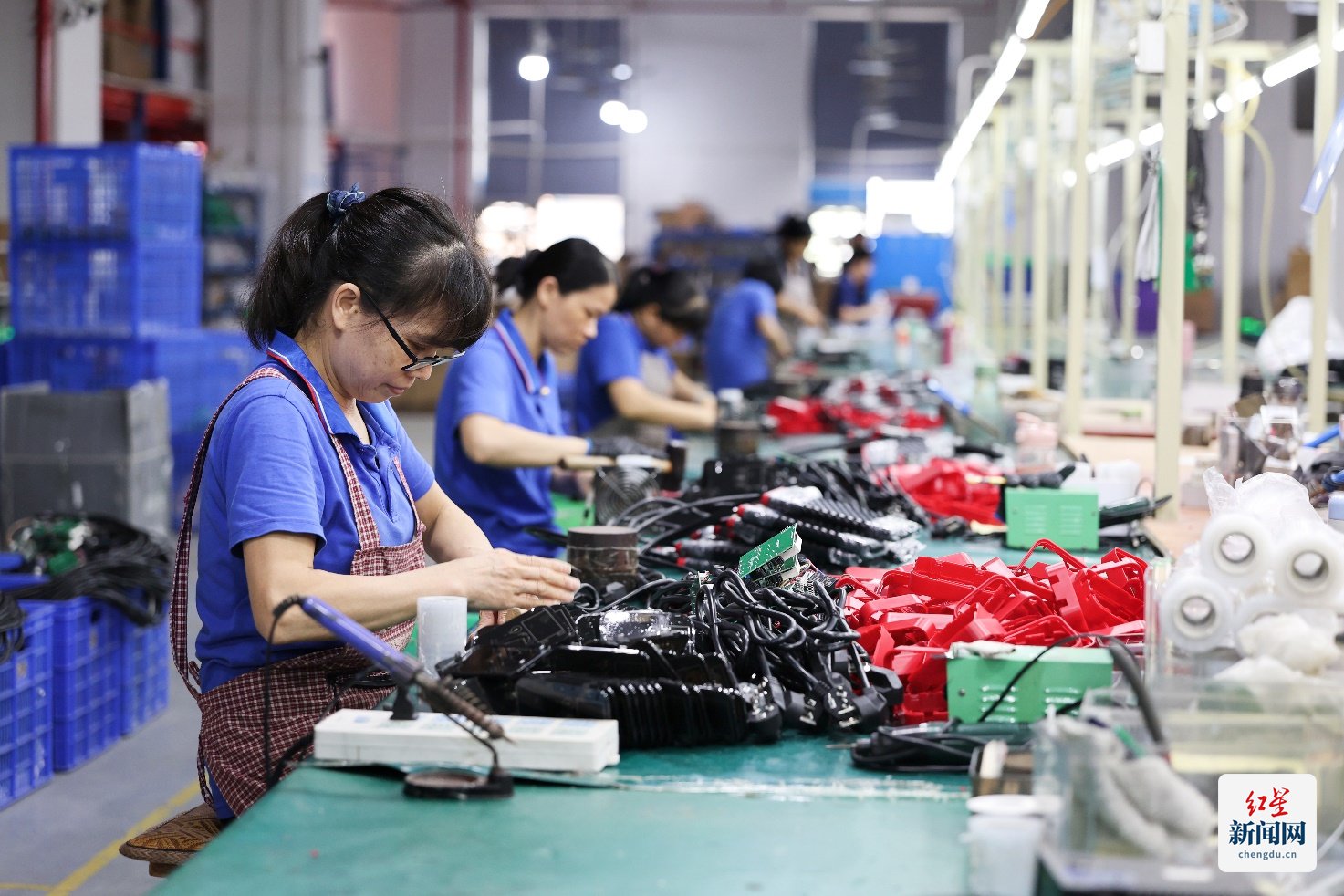 拼多多千亿扶持搭台 小鱼缸在电商西进中找到大商机