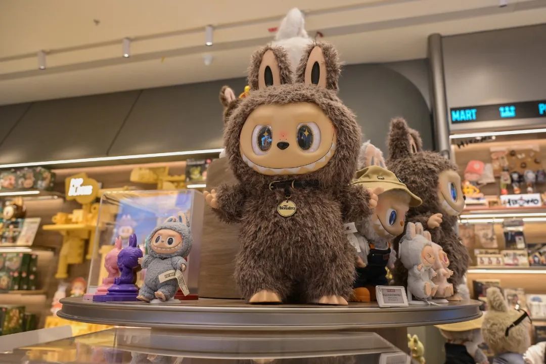 LABUBU一只难求!中国潮玩,何以潮向世界?