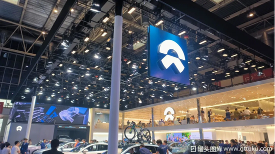 万亿“宁王”为何与百亿中创新航“缠斗”5年？