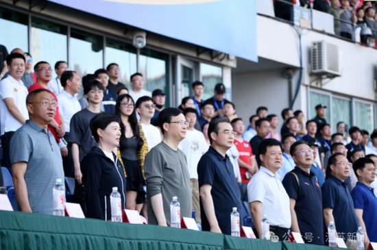 南京市长、淮安市委书记现场观看“苏超”，镇江市长“探班”球员