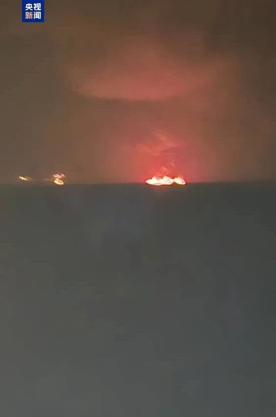 突发!3艘船在霍尔木兹海峡附近海域起火,国际油价走高,A股石油板块也在涨