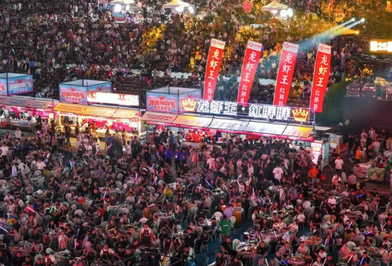 “苏超”能赚多少钱？