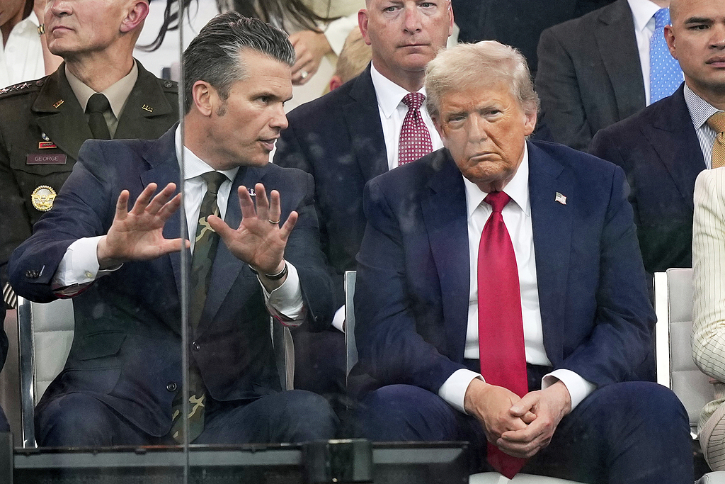 特朗普被爆私下痛斥美防长阅兵式“基调全错”,白宫驳斥爆料人“编造故事”