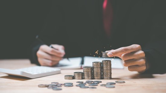 前海联合财险变局时刻：钜盛华所持20%股权将七折拍卖，总经理李功霓履职一年后辞任