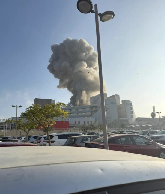 证券交易大楼被炸,伊朗战术全变,形势可能大逆转