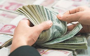 如何实施期货期权的套期保值操作？套期保值操作有哪些关键步骤？