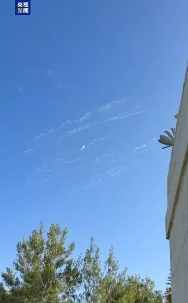 反击!大量无人机飞向以色列!