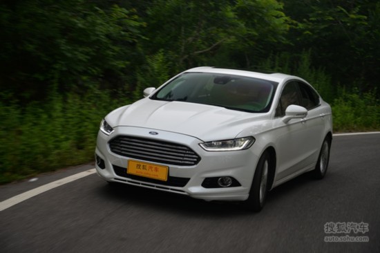 新福克斯油箱盖怎么打开？打开时要留意什么？