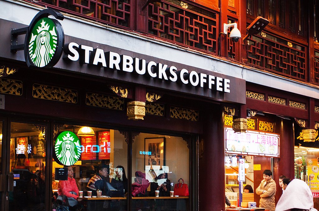 星巴克中国业务要卖了!估值超350亿元,高瓴资本参与竞购