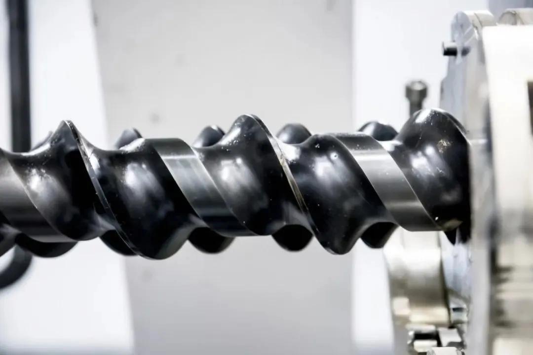 了解影响筒体、螺杆使用寿命的5大因素与其磨损原理,延长使用寿命