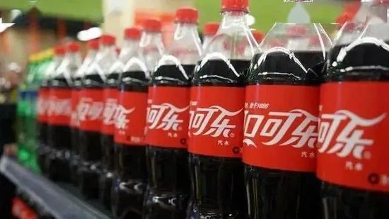 经销商拒绝代垫,终端不愿进货,业务“刷信用卡”上班,可口可乐正被年轻人淘汰