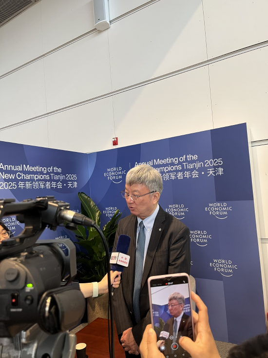 朱民:2年内中国AI软件应用将迎爆发期