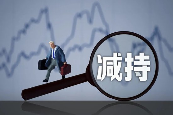 创始人弟弟宣布清仓式减持后，业绩下滑的拉卡拉赴港IPO