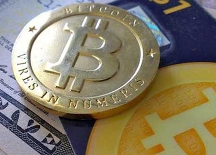 如何理解虚拟货币价格波动并分析其原因？这些原因对市场有什么影响？