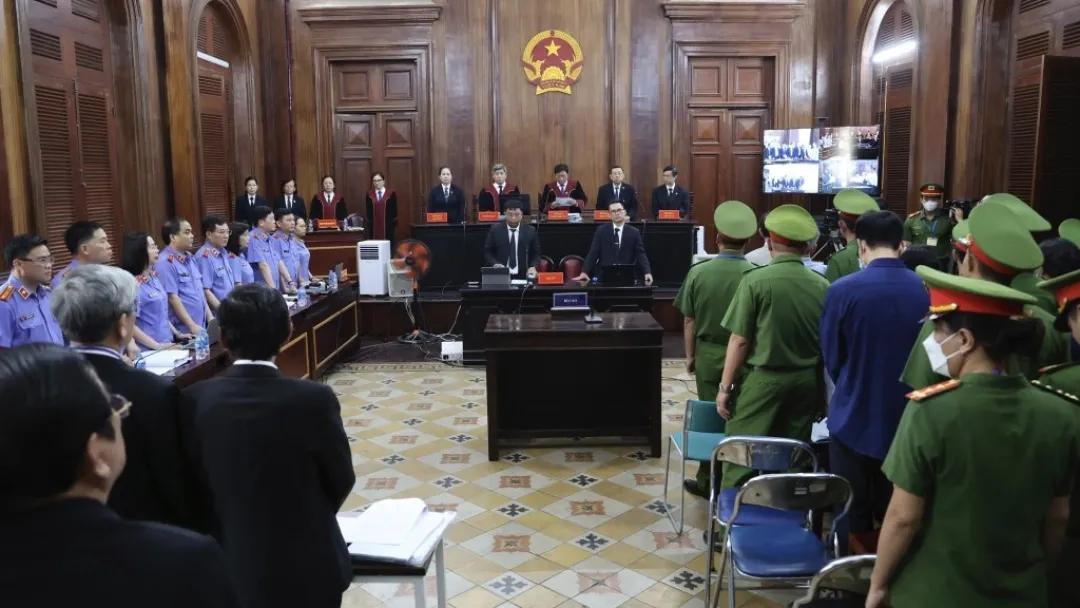 68岁越南女首富张美兰将由死刑改判终身监禁,之前被控诈骗270亿美元,律师:她非常高兴