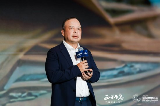 弘信电子董事长李强：华人是AI世界变革的先行者