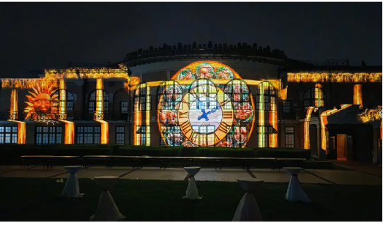 光峰专显助力2025达沃斯论坛，T Pro系列点亮3D Mapping光影秀