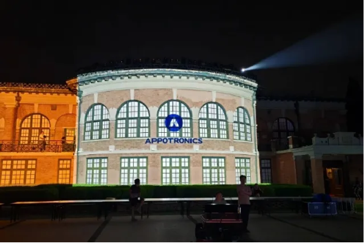 光峰专显助力2025达沃斯论坛，T Pro系列点亮3D Mapping光影秀