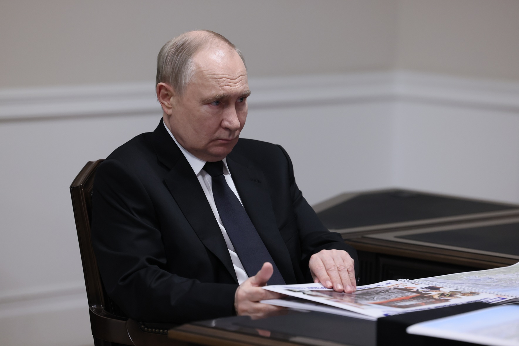 普京:俄罗斯被骗了!乌军:摧毁俄军“铠甲”防空导弹系统,三架直升机!乌议会称正在起草选举相关法案