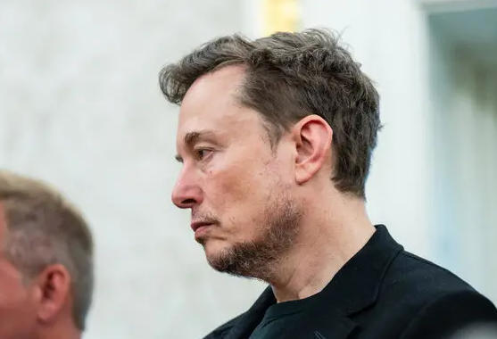 再批“大而美”法案 马斯克又提建新政党