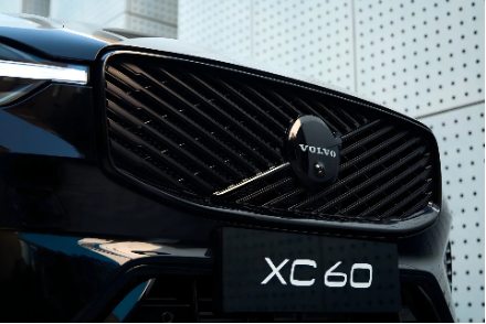 25.49万起！沃尔沃全新XC60以“安全小剧场”创新上市，定义家庭豪华SUV新标杆