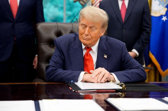 美国参议院表决通过特朗普税改法案 共和党取得重大胜利