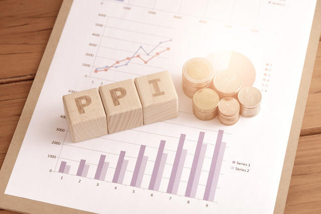 如何认识期货价格的构成要素？这些要素如何影响价格波动？