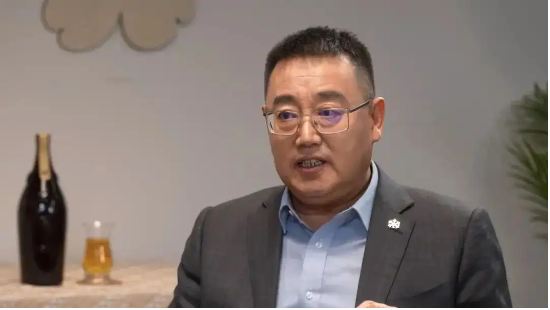 华润啤酒侯孝海时代落幕！ “一地鸡毛”的烂摊子谁有解？ | 酒业内参