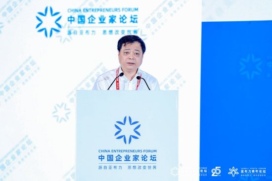 南存辉呼吁：理性看待AI价值，确保AI算法的公平性与透明度