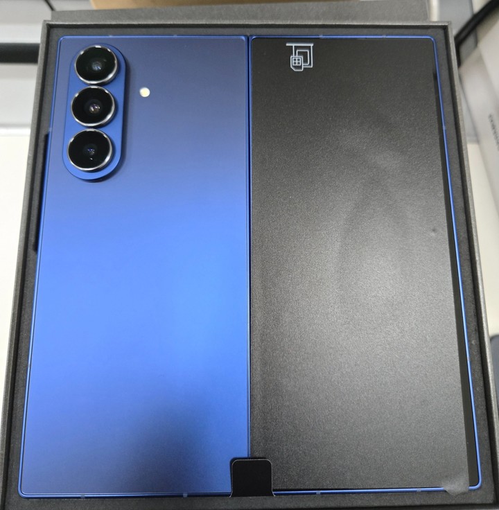 三星三折叠，苹果拼轻薄：2025 下半年旗舰机前瞻