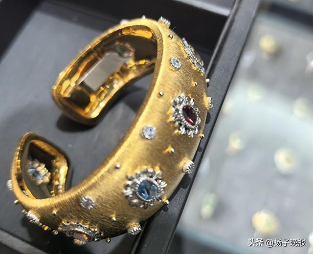 今年已涨超50%！金价飙破历史新高，专家：钻石也有望重回巅峰